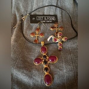 BNWT Boutique cross necklace, earrings & adjustable ring set